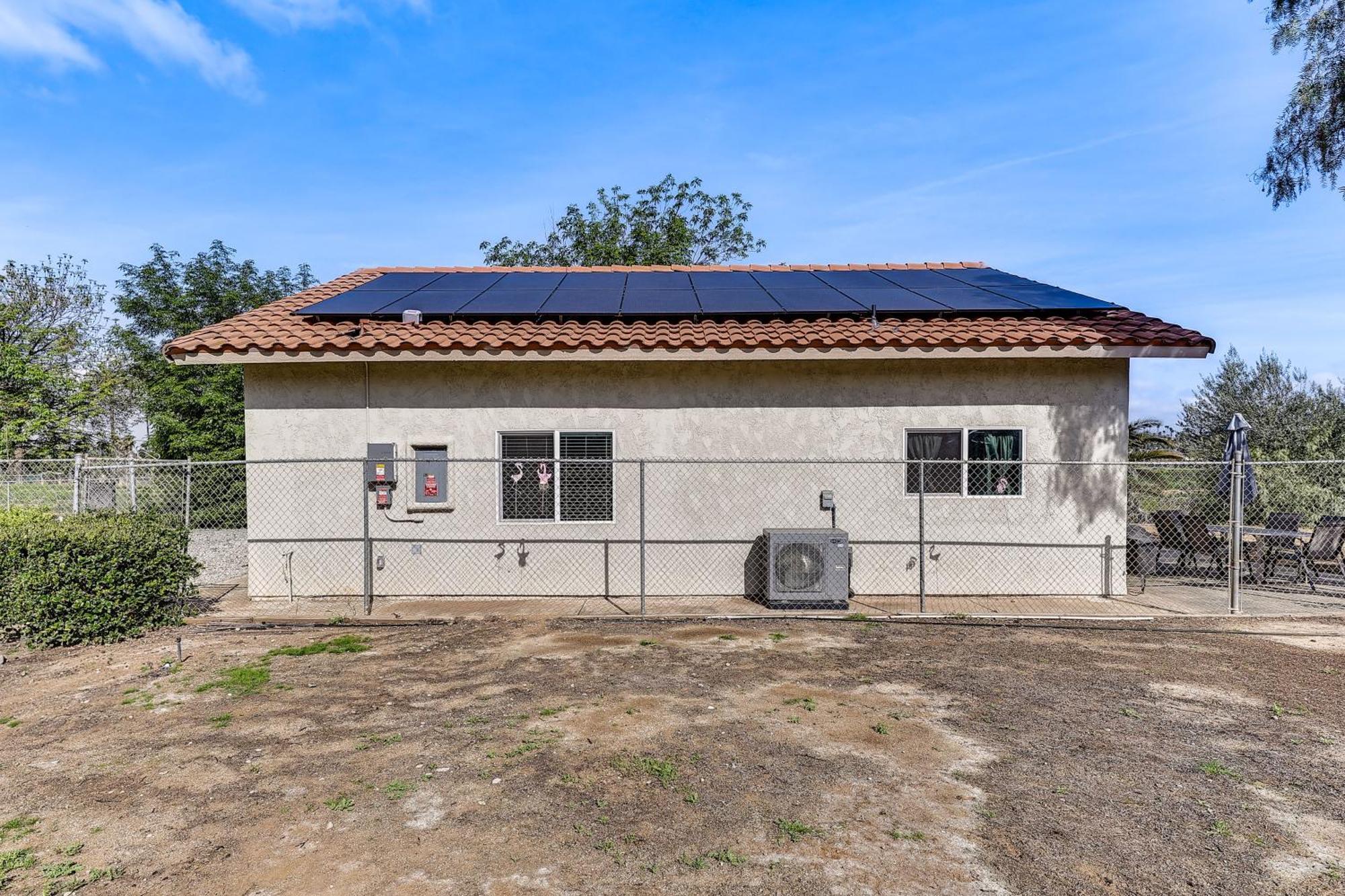 Peaceful Riverside Home With Patio, 7 Mi To Downtown Exterior photo